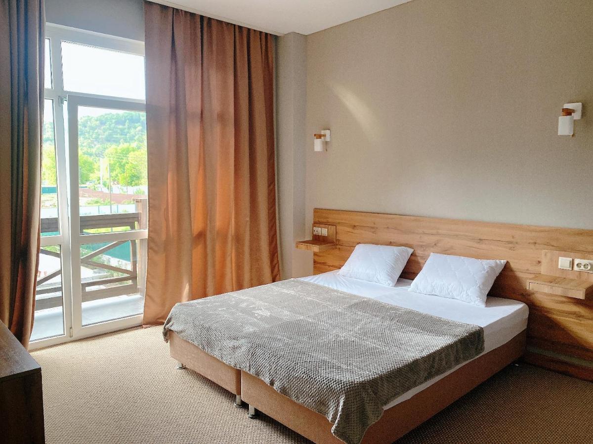 Gloriya Hotel Lidzava Eksteriør bilde